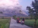 gunung-semeru-kembali-erupsi-minggu-4122022.jpg