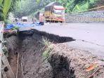 jalan-raya-ajibarang-wangon-banyumas-longsor-kamis-4112021.jpg