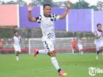 jersey-persebi-boyolali-menarik-perhatian-karena-punya-motif-sapi-perah.jpg