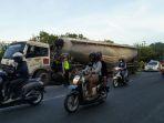 kecelakaan-truk-molen-di-jalan-raya-brangsong-kendal.jpg