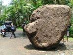 longsor-batu-besar-sempor-kebumen.jpg