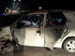 mobil-honda-brio-ringsek-setelah-terlibat-kecelakaan-di-tol-batang-semarang-kendal-senin-malam.jpg