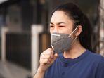 orang-mengenakan-masker-memakai-masker-menggunakan-masker_.jpg