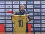 pemain-baru-bhayangkara-fc-radja-nainggolan-bernomor-punggung-10.jpg