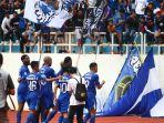 pemain-psis-selebrasi-di-depan-suporter-saat-lawan-pss.jpg