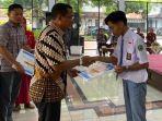 pemkab-batang-beri-beasiswa-kepada-pelajar-sma-sederajat-dan-mahasiswa.jpg