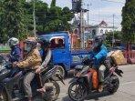 pemudik-sepeda-motor-melewati-pantura-brebes.jpg