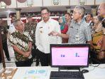 pj-gubernur-jateng-nana-sudjana-kunjungi-posko-terpadu-lebaran-2024.jpg