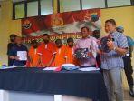 polres-wonosobo-menangkap-empat-tersangka-pemerkosa-pelajar-sma.jpg