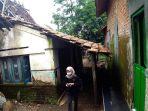 rumah-milik-warga-gondangmanis-kecamatan-bae-kudus-yang-hampir-roboh.jpg