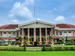 salahsatu-gedung-di-unsoed.jpg