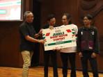 serahkan-hadiah-honda-oke.jpg
