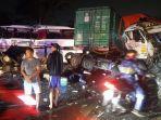 Tabrakan Bus Surya Bali dengan 2 Truk Tronton di Jalan Pantura Pati-Rembang: 6 Orang Tewas