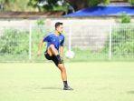 taufik-hidayat-saat-berlatih-bersama-psis-semarang-baru-baru-ini-di-bali.jpg