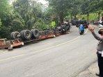 truk-kontainer-kecelakaan-di-jambu-kabupaten-semarang.jpg