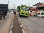 Truk Paket Barang Terguling di Jalur Pantura Kendal, Lalu Lintas Sempat Dialihkan Lewat Brangsong