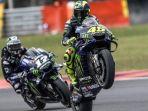 valentino-rossi-saat-beraksi-di-motogp.jpg
