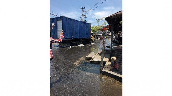 Banjir Rob di Bintan Genangi Kawasan Pelabuhan Bulang Linggi, Pengendara Cari Jalan Lain