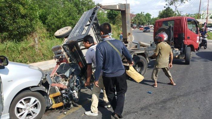Kaget saat Ada Kendaraan Lain Melintas, Kaisar Hantam Toyota di Depan Tugu Bandara RFH Tanjungpinang