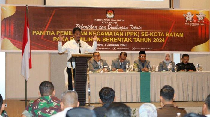 60 Anggota PPK Kota Batam Dilantik, Langsung Diminta Bergegas Kerja