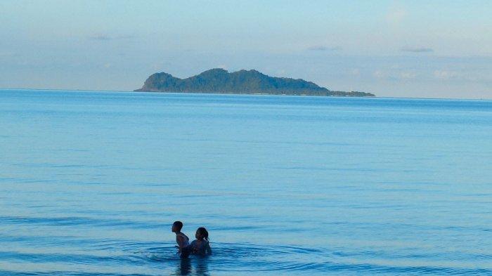 Indahnya Pulau Senoa di Natuna dan Legenda di Balik Bentuknya Mirip Wanita Hamil