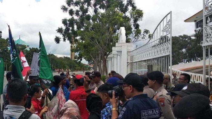 Mahasiswa Kelompok Cipayung Protes Wali Kota Batam Jadi Kepala BP Batam