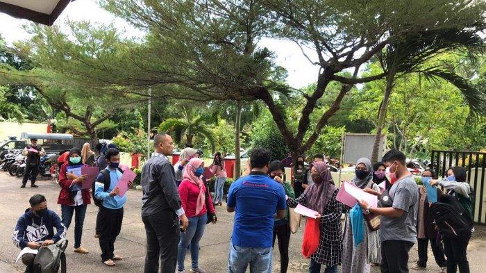 Mati Lampu, Warga Tak Bisa Urus SKCK di Mapolsek Sekupang Terhambat