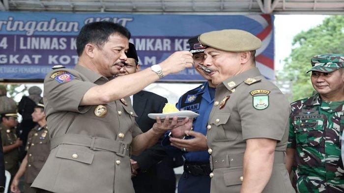 Rudi Jadi Irup Upacara HUT Satpol PP, Linmas, dan Damkar di Dataran Engku Putri Batam