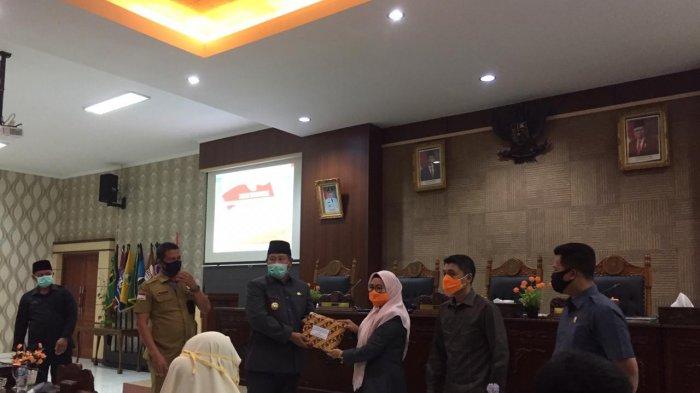 Bupati Anambas hingga Tamu Undangan Kenakan Masker saat Rapat Paripurna di DPRD, Ini Agendanya