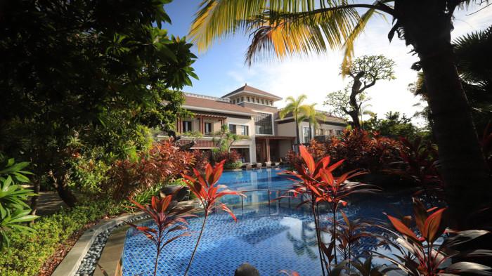 FASILITAS - Kawasan ini memiliki lagoon swimming pool, gym, kawasan shophouse, area komersial, serta berbagai fasilitas pendukung lainnya seperti mall Park Avenue yang sudah ada cinema, gym, billyard, karaoke, resto, cafe. yang menunjang aktivitas sehari-hari.