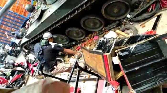 Polisi Benarakan Kejadian Tank Tabrak Gerobak Gorengan di Saguling, Sebut Tak Ada Korban Jiwa