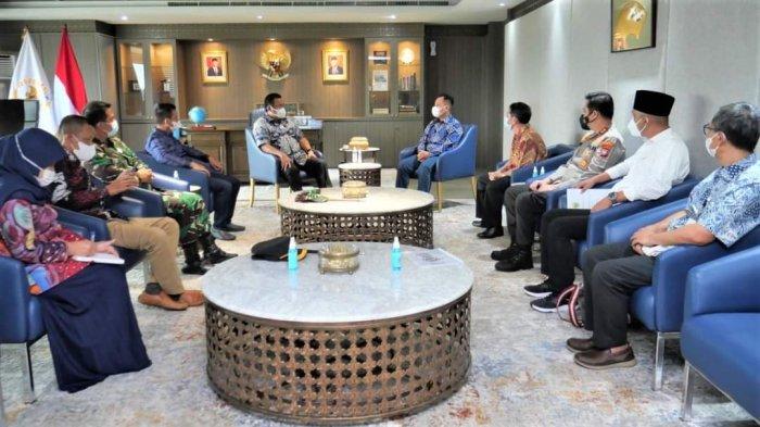 Bupati Lingga Temui Rachmat Gobel di Jakarta, Bahas Brand Sagu Lingga hingga PT Timah