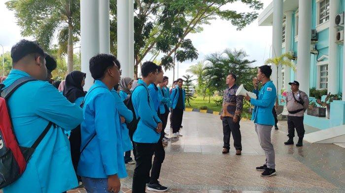 Rektor UMRAH Buka Jalan Diskusi, Sikapi Aksi Mahasiswanya Tolak Wisuda di Kampus