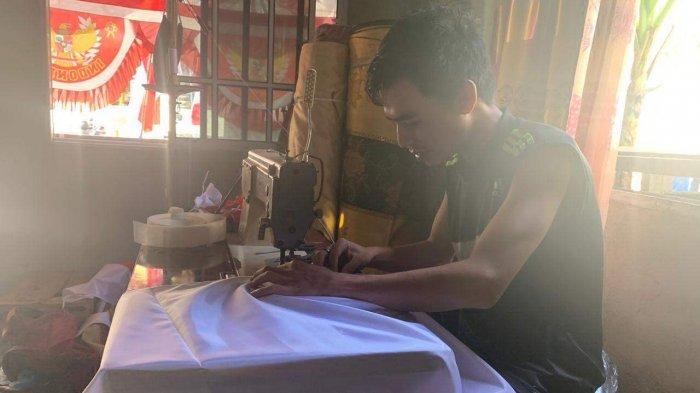 CURHAT Penjahit Bendera Merah Putih di Anambas, Selama Pandemi Jumlah Penjualan Turun Drastis