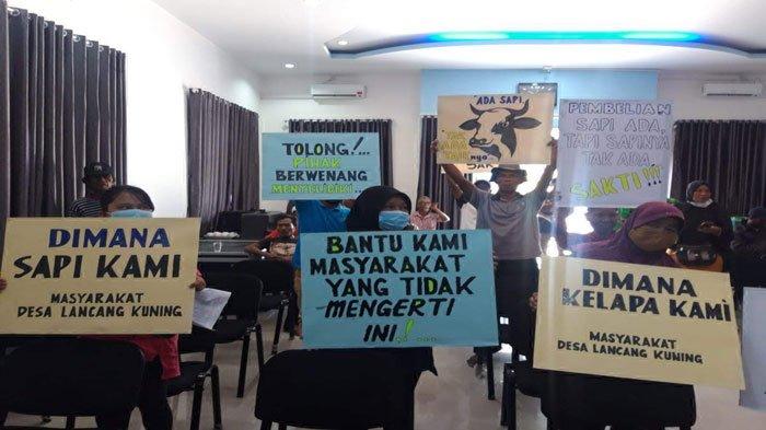 Warga Datangi Kantor Desa Lancang Kuning Bintan Tuntut Kejelasan 3 Program