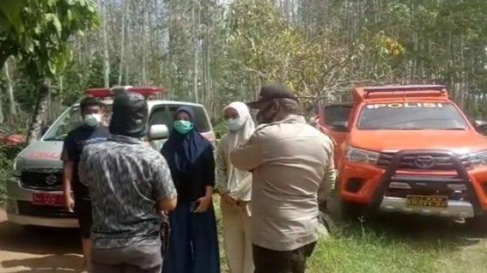 Jasad Pria yang Istrinya Hamil Tua Dibungkus Plastik lalu Dibuang ke Semak-semak