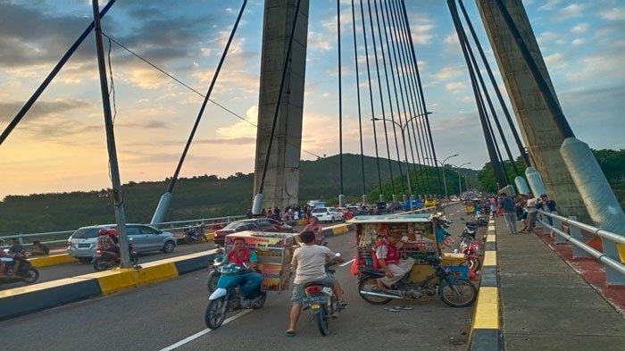JEMBATAN 1 Barelang Masih Jadi Tempat Favorit Warga Batam Habiskan Hari Libur