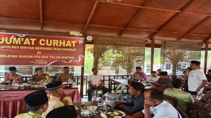 Warga Teluk Bintan Keluhkan Gangguan Buaya ke Kapolres saat Kegiatan Jumat Curhat