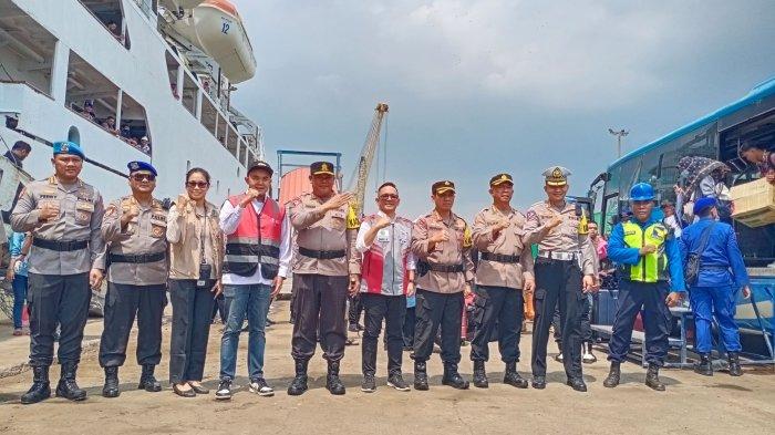 Kapolda Kepri Kunjungi Pelabuhan Batuampar Batam, Pastikan Pelayanan Mudik Aman
