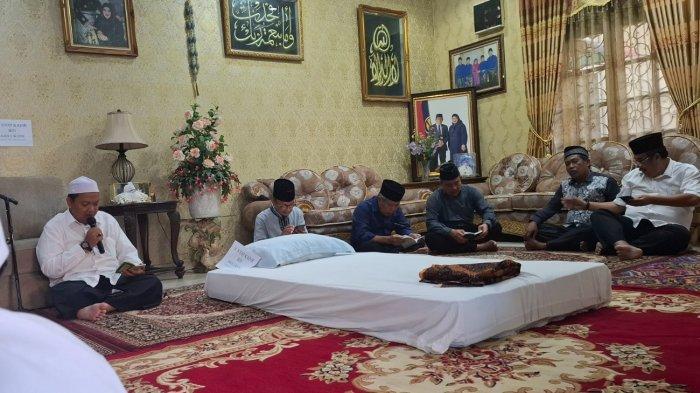 Suasana di Rumah Duka Nyat Kadir, Lantunan Suci Al Quran Sudah Terdengar