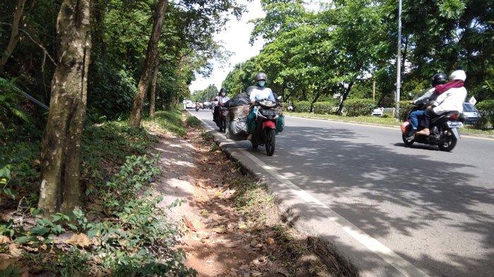 U-Turn Terlalu Jauh, Pengendara Nekat Lawan Arus di Jalan Gajah Mada Tiban Batam