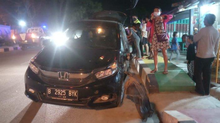 Kecelakaan di Karimun, Mobil Tabrak 2 Sepeda Motor Dekat RSUD Karimun, Sopir Diduga Mabuk