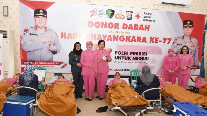863 Personel Polda Kepri Ikuti Donor Darah, Kumpulkan Ratusan Kantong Stok Darah