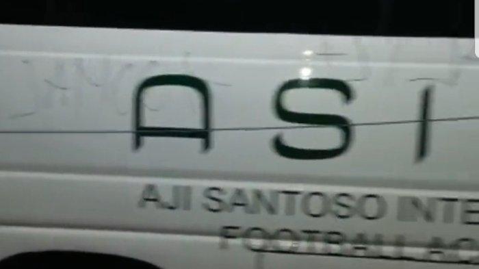 Arema FC Minta Maaf Atas Aksi Vandalisme di Mobil Akademi Sepakbola Milik Aji Santoso