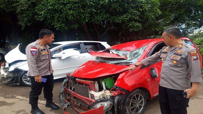 Laga Kambing Toyota Yaris dan Toyota Calya di Bintan, Sopir Alami Patah Tulang