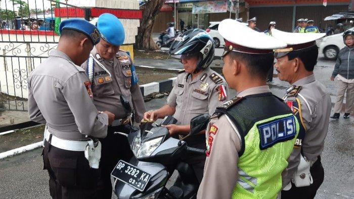 Sebelum Operasi Patuh Seligi, Satlantas Polres Karimun Periksa Kelengkapan Berkendaraan Personilnya