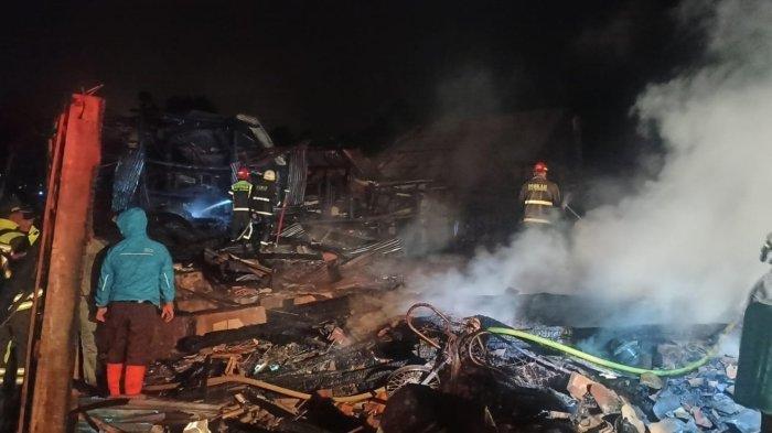 Warga Perbaiki Motor Picu Kebakaran Hanguskan 3 Rumah, Kerugian Ditaksir Setengah Miliar Rupiah