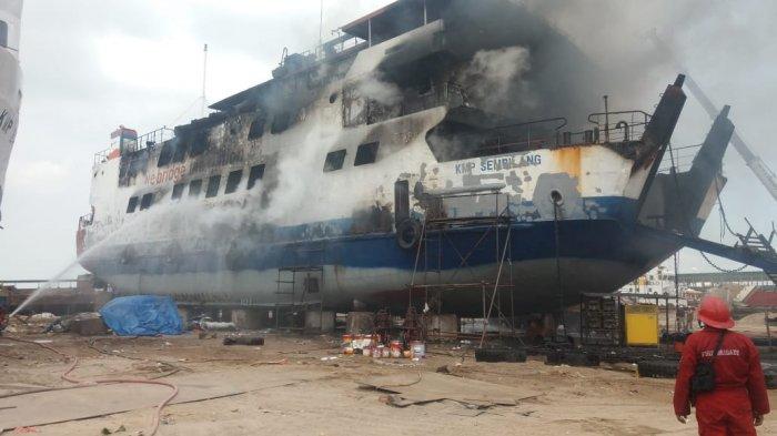 Tim SAR Gabungan Masih Harus Cek Lagi Isi Dalam KM Sembilang yang Terbakar di Karimun