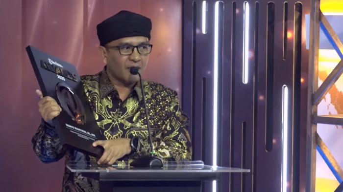 Wahyu Wahyudin Terima Penghargaan Tribun Batam Award 2025, Tokoh Politik Peduli Lingkungan