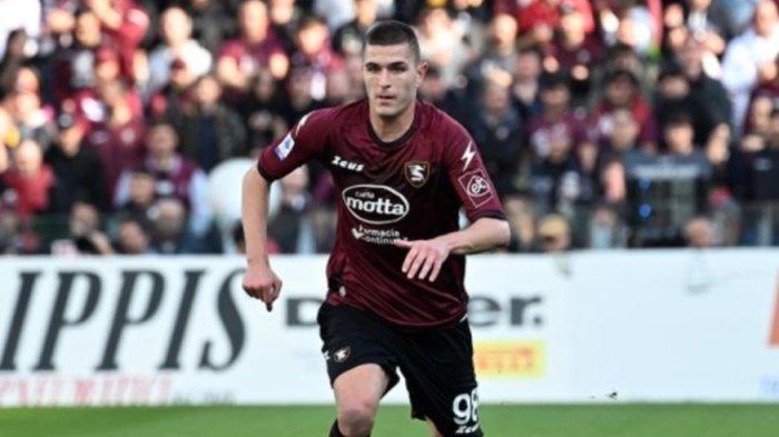 Inter Milan Mempertimbangkan Pulangkan Bek Salernitana, Lorenzo Pirola